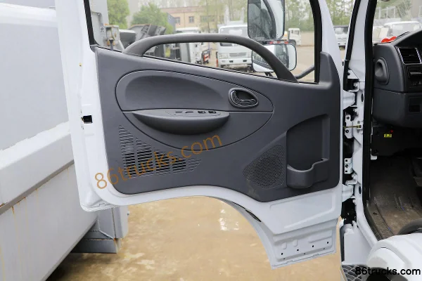Dongfeng Duolika D6 Édition 20e anniversaire 140 ch 4X2(6 roues) camion citerne d'arrosage (marque Runzhixing) Cabine (3) | 86Trucks