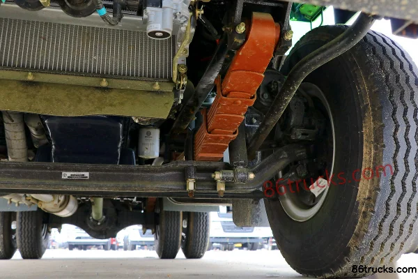 Yuejin Kaituo X500 140hp 4X2(6 wheels) Flatbed Truck Chassis (2) | 86Trucks