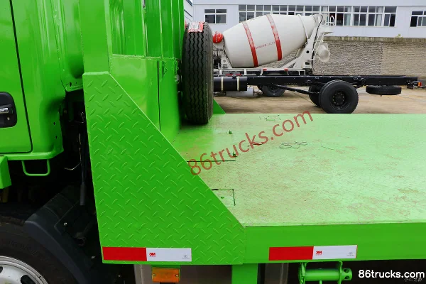 Yuejin Kaituo X500 140hp 4X2(6 wheels) Flatbed Truck Body (1) | 86Trucks