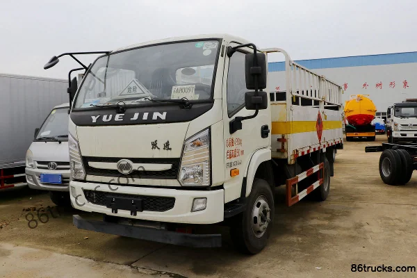 Yuejin Kaituo X300 110hp 4X2(6 wheels) 4.2m gas cylinder transport truck Exterior (3) | 86Trucks