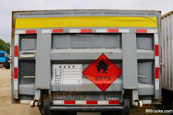 Yuejin Kaituo X300 110hp 4X2(6 wheels) 4.2m gas cylinder transport truck Body (3) | 86Trucks