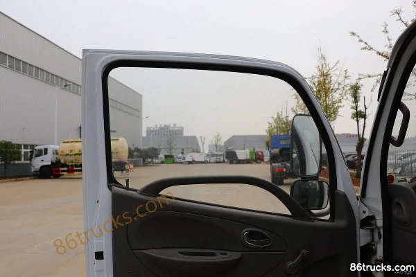 Dongfeng Duolika D6 102 ch 4X2(6 roues) camion balayeuse (marque Chusheng) Cabine (2) | 86Trucks