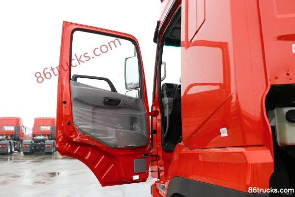 Dongfeng T7 Heavy Truck 350hp 4X2(6 wheels) tractor truck Cab (1) | 86Trucks