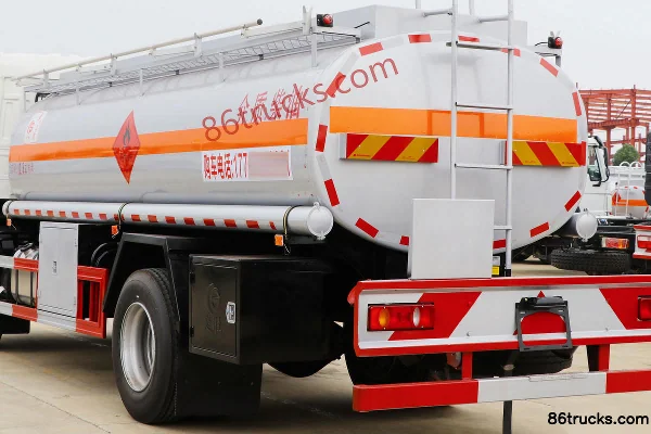 Dongfeng Commercial Vehicle Tianjin 190hp 4X2(6 wheels) oil transport truck (Chusheng brand) Body (1) | 86Trucks