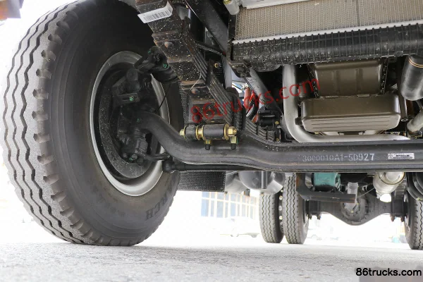 Dayun Fengdu 160 hp 4X2(6 wheels) Water Sprinkler Truck Chassis (2) | 86Trucks