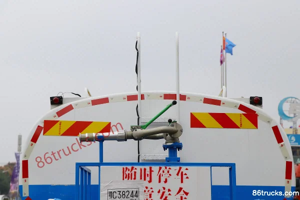 Dayun Fengdu 160 hp 4X2(6 wheels) Water Sprinkler Truck Body (3) | 86Trucks