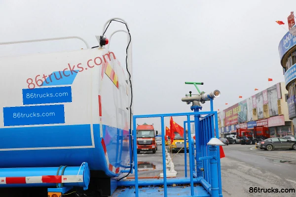 Dayun Fengdu 160 hp 4X2(6 wheels) Water Sprinkler Truck Body (2) | 86Trucks