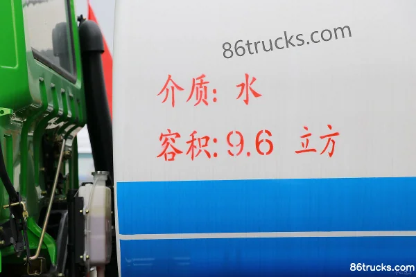 Dayun Fengdu 160 hp 4X2(6 wheels) Water Sprinkler Truck Body (1) | 86Trucks