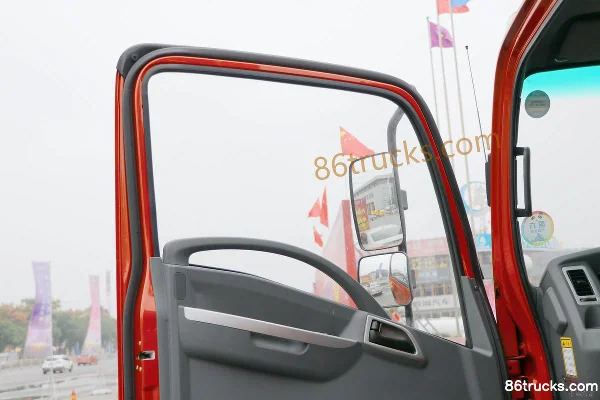 Dayun Yuntu 220 hp 4X2(6 wheels) Grapple Crane Truck Cab (2) | 86Trucks