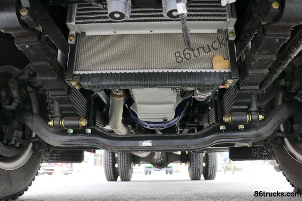 Dayun Yuntu 220 hp 4X2(6 wheels) Grapple Crane Truck Chassis (1) | 86Trucks