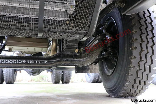 Dongfeng Tuoxing D1 160 hp 6X2(8 wheels) 4.2m Dump Truck Chassis (3) | 86Trucks