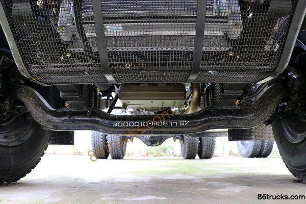 Dongfeng Tuoxing D1 160 hp 6X2(8 wheels) 4.2m Dump Truck Chassis (1) | 86Trucks