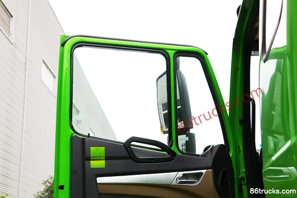 Sinotruk J5G 340 ch 8X4(12 roues) camion benne à boue (marque Runzhixing) Cabine (2) | 86Trucks