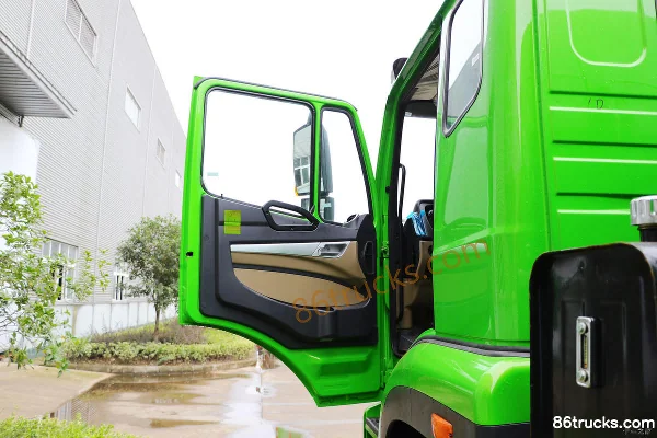 Sinotruk J5G 340 ch 8X4(12 roues) camion benne à boue (marque Runzhixing) Cabine (1) | 86Trucks