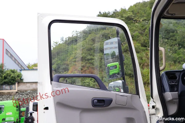 Dongfeng Tianjin KS 180 hp 4X2(6 wheels) 4.5m dump truck (8-speed) Cab (2) | 86Trucks