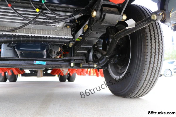 Dongfeng Duolika D6 20th Anniversary Edition 170 hp 4X2(6 wheels) Washing and Sweeping Truck (Chusheng) Chassis (3) | 86Trucks