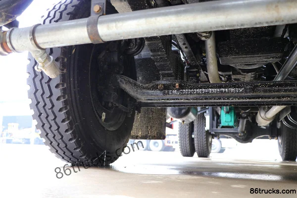 Dongfeng Changxing D1 130 ch 4X2(6 roues) camion citerne d'arrosage paysager (marque Zhuanzhi) Châssis (2) | 86Trucks
