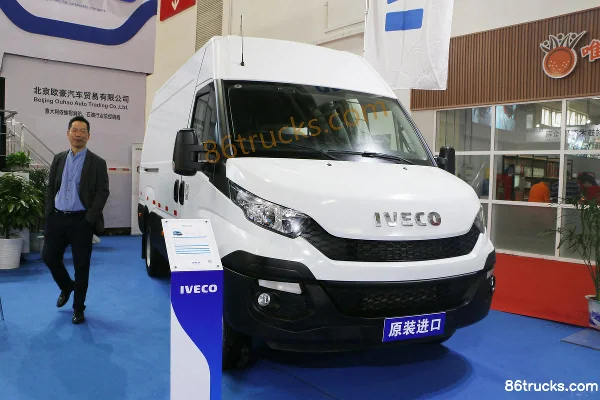 IVECO New Daily 170 hp Single Row Enclosed Van (45C17H V) Exterior (2) | 86Trucks