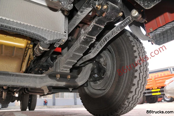 Dongfeng Duolika D8 160 hp 4X2(6 wheels) 6.2m Cab Chassis Flatbed Cargo Truck (3) | 86Trucks