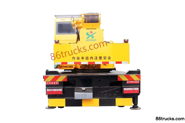 Senyuan Heavy Industry 330 hp 4X2(6 wheels) 8-ton Four-Section Boom Crane Exterior (3) | 86Trucks