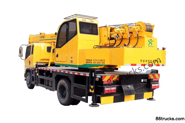 Senyuan Heavy Industry 330 hp 4X2(6 wheels) 8-ton Four-Section Boom Crane Exterior (2) | 86Trucks