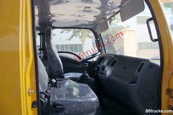 Senyuan Heavy Industry 330 hp 4X2(6 wheels) 8-ton Four-Section Boom Crane Cab (3) | 86Trucks