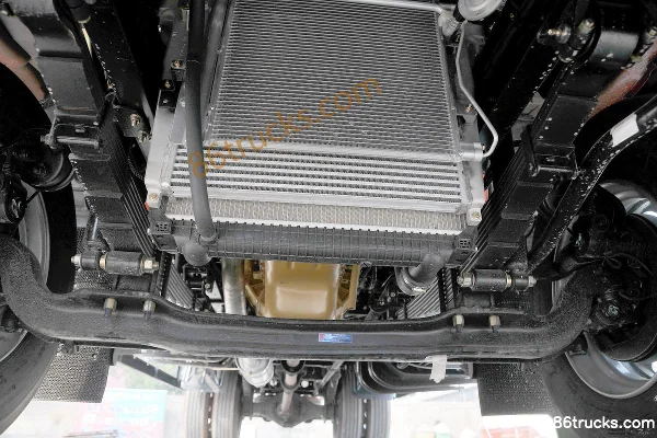 Dongfeng Duolika D9 170 ch 4X2(6 roues) 6,2 m plateau porteur (8 vitesses) Châssis (1) | 86Trucks