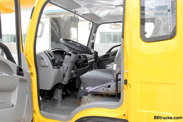 Dongfeng T5 160 hp 4X2(6 wheels) 10-ton Five-Section Boom Crane (Senyuan Brand) Cab (1) | 86Trucks