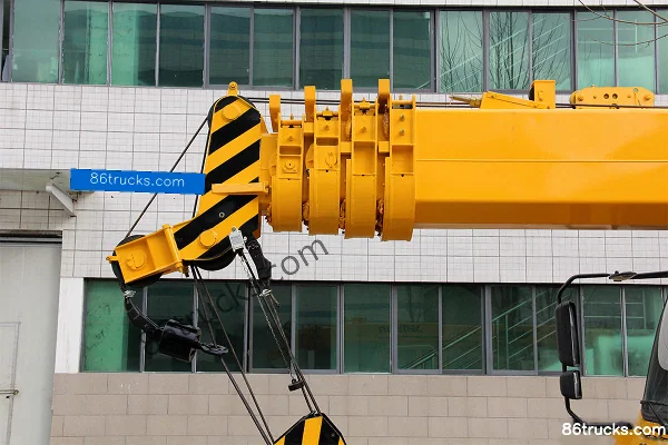 Dongfeng T5 160 hp 4X2(6 wheels) 10-ton Five-Section Boom Crane (Senyuan Brand) Body (1) | 86Trucks