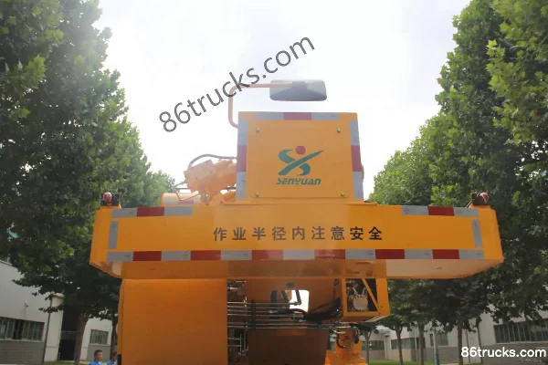 Senyuan Heavy Industry 170hp 4X2(6 wheels) 12-ton Four-Section Boom Crane Chassis (3) | 86Trucks
