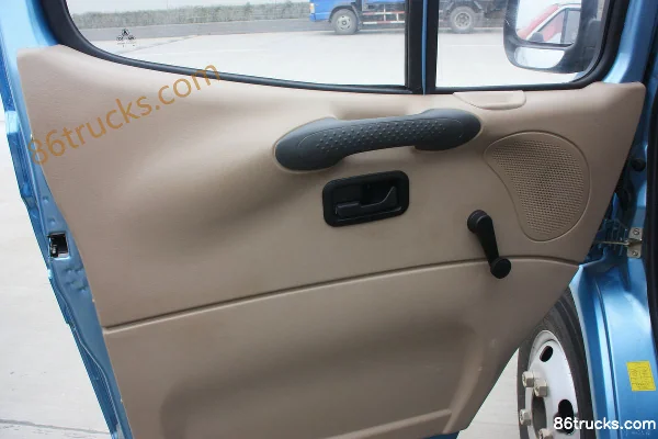 Jiachuan Xiateli 112 hp 4X2(6 wheels) 3.6m Single Row Flatbed Micro Truck Cab (1) | 86Trucks
