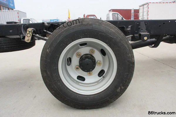 Jiachuan Xiateli 112 hp 4X2(6 wheels) 3.6m Single Row Flatbed Micro Truck Chassis (3) | 86Trucks