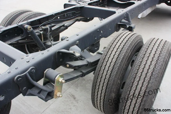 Jiachuan Xiateli 112 hp 4X2(6 wheels) 3.6m Single Row Flatbed Micro Truck Chassis (2) | 86Trucks