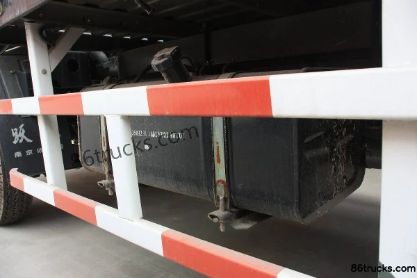 Yuejin Shangjun X100-28 88 ch 4X2(6 roues) camion plateau léger à cabine simple 3,65 m (3) | 86Trucks