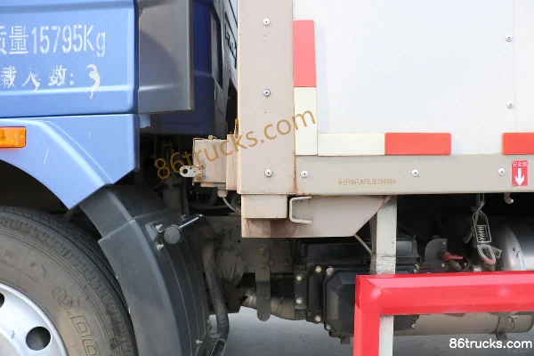 FAW Jiefang J6L Medium Truck Composite Type 180hp 4X2(6 wheels) 7.7m Van Cargo Truck Body (2) | 86Trucks