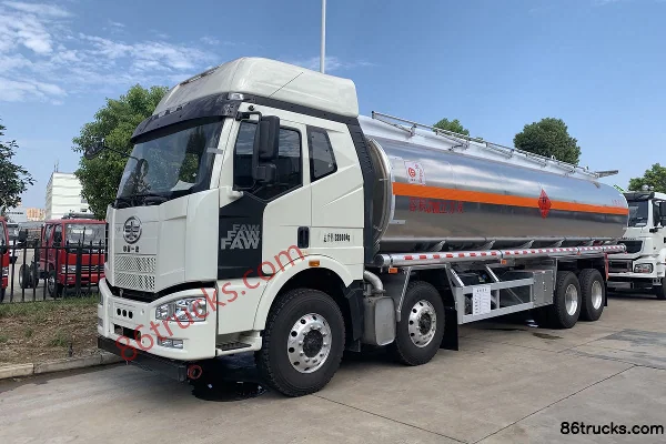 FAW Jiefang J6M 320 ch 8X4(12 roues) camion-citerne à aluminium pour transport de pétrole (marque Chusheng) Extérieur (3) | 86Trucks