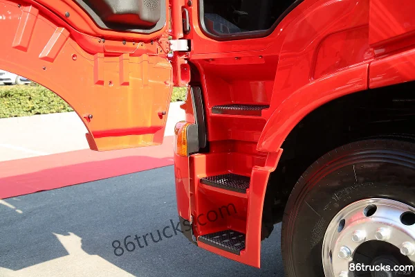 SAIC Hongyan GenlyonC6 camion lourd 440 ch 6X4(10 roues) tracteur routier LNG (China VI) Cabine (2) | 86Trucks