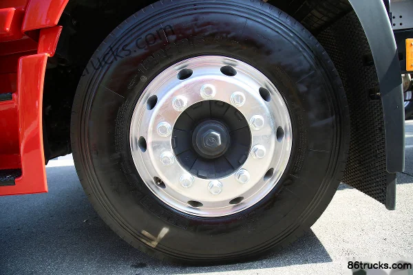 SAIC Hongyan GenlyonC6 camion lourd 440 ch 6X4(10 roues) tracteur routier LNG (China VI) Châssis (3) | 86Trucks