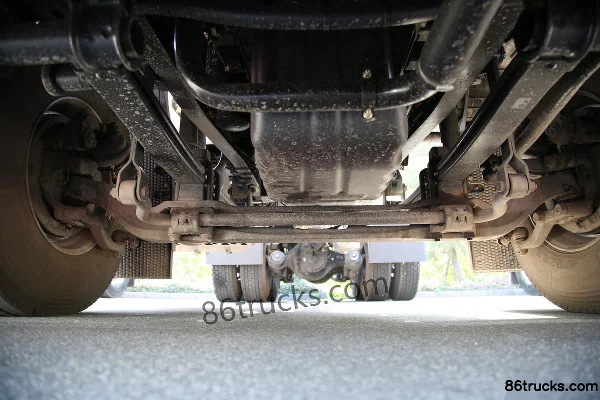 SAIC Hongyan GenlyonC6 camion lourd 440 ch 6X4(10 roues) tracteur routier LNG (China VI) Châssis (1) | 86Trucks
