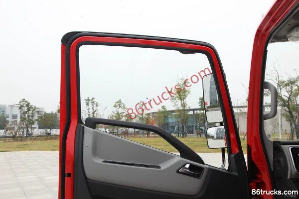 Yuejin Chaoyue C500-33 156 hp 4X2(6 wheels) 4.2m AMT Single Row Flatbed Truck Cab (2) | 86Trucks