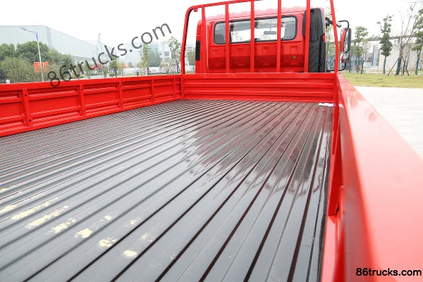 Yuejin Chaoyue C500-33 156 hp 4X2(6 wheels) 4.2m AMT Single Row Flatbed Truck Body (3) | 86Trucks