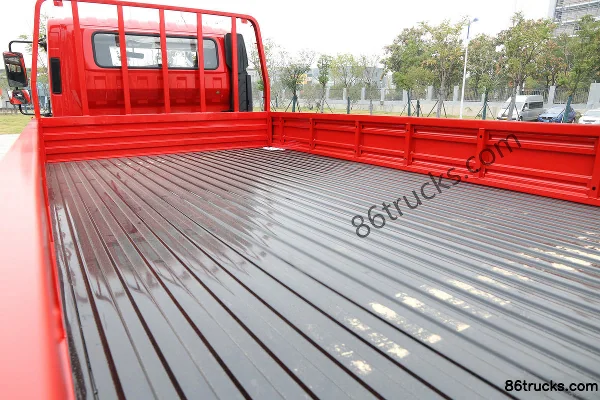 Yuejin Chaoyue C500-33 156 hp 4X2(6 wheels) 4.2m AMT Single Row Flatbed Truck Body (1) | 86Trucks