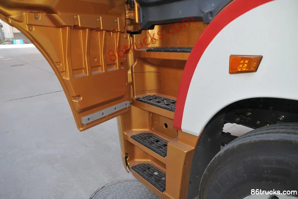 XCMG Hanfeng G9 Gold Edition 550 hp 6X4(10 wheels) tractor truck Cab (2) | 86Trucks