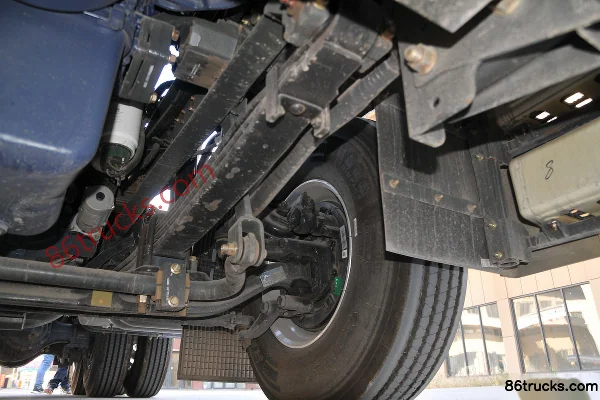 XCMG Hanfeng G9 Gold Edition 550 hp 6X4(10 wheels) tractor truck Chassis (2) | 86Trucks