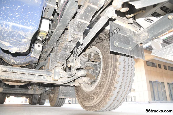 XCMG Hanfeng G7 375 hp 8X4(12 wheels) 5.5 cubic meter concrete mixer truck Chassis (3) | 86Trucks