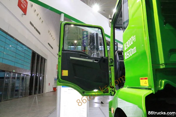 SHACMAN Delong New M3000 375hp 8X4(12 wheels) 6m dump truck (China VI) Cab (1) | 86Trucks