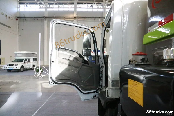 Dongfeng T5 130hp 4X2(6 wheels) Kitchen Garbage Truck (Chusheng Brand) Cab (1) | 86Trucks