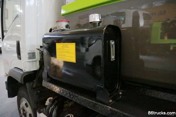 Dongfeng T5 130hp 4X2(6 wheels) Kitchen Garbage Truck (Chusheng Brand) Body (3) | 86Trucks