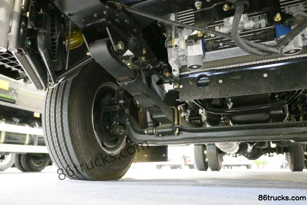 Qingling Isuzu 4X2(6 wheels) Compactor Garbage Truck (Chusheng Brand) Chassis (2) | 86Trucks