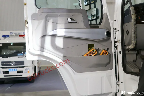 Sinotruk HOWO-7 380hp 8X4(12 wheels) Wrecker Truck (Chusheng Brand) Cab (3) | 86Trucks
